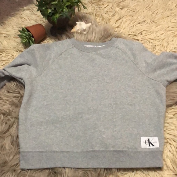 Like New Calvin Klein “Jeans” Semi Cropped Sweatshirt-Sz M-Gray Crewneck - Picture 9 of 15